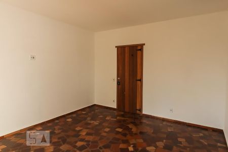 Casa para alugar com 3m², 4 quartos e sem vaga Casa para alugar com 3m², 4 quartos e sem vagaSuíte