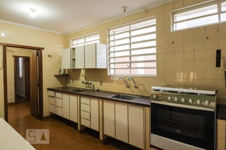 Casa para alugar com 3m², 4 quartos e sem vaga Casa para alugar com 3m², 4 quartos e sem vagaCozinha