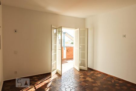 Casa para alugar com 3m², 4 quartos e sem vaga Casa para alugar com 3m², 4 quartos e sem vagaSuíte