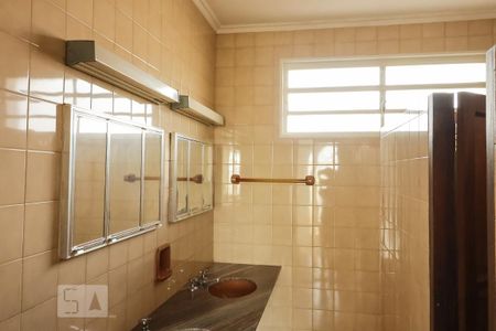 Casa para alugar com 3m², 4 quartos e sem vaga Casa para alugar com 3m², 4 quartos e sem vagaBanheiro 2