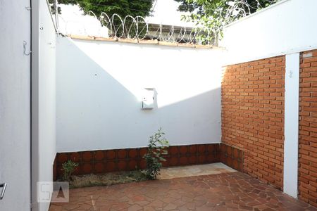 Casa para alugar com 3m², 4 quartos e sem vaga Casa para alugar com 3m², 4 quartos e sem vagaLavanderia