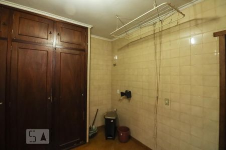 Casa para alugar com 3m², 4 quartos e sem vaga Casa para alugar com 3m², 4 quartos e sem vagaLavanderia