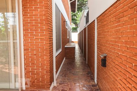 Casa para alugar com 3m², 4 quartos e sem vaga Casa para alugar com 3m², 4 quartos e sem vagaVaranda