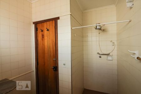 Casa para alugar com 3m², 4 quartos e sem vaga Casa para alugar com 3m², 4 quartos e sem vagaBanheiro Suíte