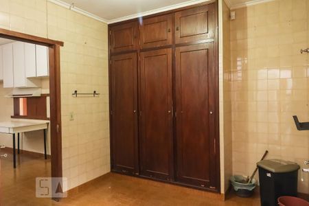 Casa para alugar com 3m², 4 quartos e sem vaga Casa para alugar com 3m², 4 quartos e sem vagaLavanderia