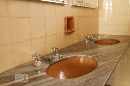 Casa para alugar com 3m², 4 quartos e sem vaga Casa para alugar com 3m², 4 quartos e sem vagaPias
