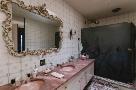 Casa para alugar com 750m², 4 quartos e 5 vagas Casa para alugar com 750m², 4 quartos e 5 vagasBanheiro Social