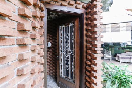 Casa para alugar com 750m², 4 quartos e 5 vagas Casa para alugar com 750m², 4 quartos e 5 vagasBar