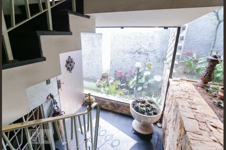 Casa para alugar com 750m², 4 quartos e 5 vagas Casa para alugar com 750m², 4 quartos e 5 vagasEntrada