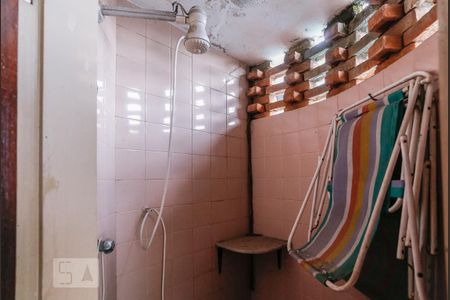 Casa para alugar com 750m², 4 quartos e 5 vagas Casa para alugar com 750m², 4 quartos e 5 vagasBanheiro 1 Piscina