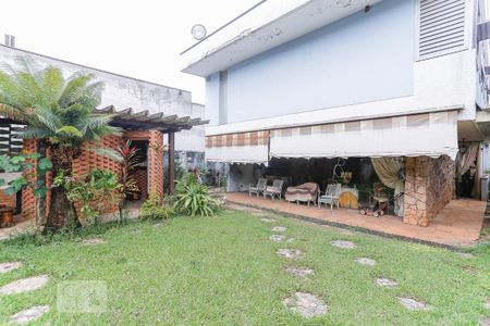 Casa para alugar com 750m², 4 quartos e 5 vagas Casa para alugar com 750m², 4 quartos e 5 vagasQuintal