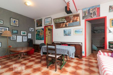 Sala de casa à venda com 3 quartos, 128m² em Vila Madalena, São Paulo