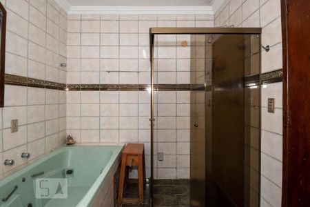 Casa à venda com 240m², 3 quartos e 3 vagasBanheiro