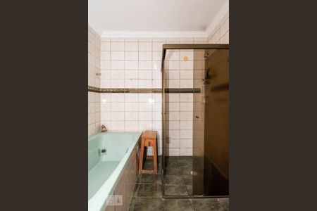 Casa à venda com 240m², 3 quartos e 3 vagasBanheiro