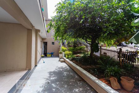 Casa para alugar com 78m², 2 quartos e sem vagaQuintal