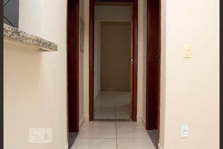 Corredor de apartamento para alugar com 2 quartos, 68m² em Santa Mônica, Uberlândia