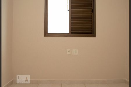 Quarto 1 de apartamento para alugar com 2 quartos, 68m² em Santa Mônica, Uberlândia