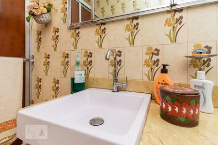 Casa à venda com 199m², 3 quartos e 5 vagasBanheiro da Suíte - Pia