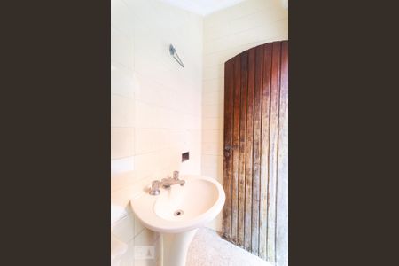 Casa à venda com 264m², 3 quartos e 4 vagas Casa à venda com 264m², 3 quartos e 4 vagasBanheiro de Serviço