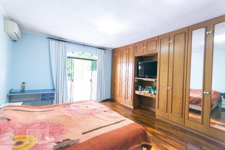 Casa à venda com 264m², 3 quartos e 4 vagas Casa à venda com 264m², 3 quartos e 4 vagasSuíte 3