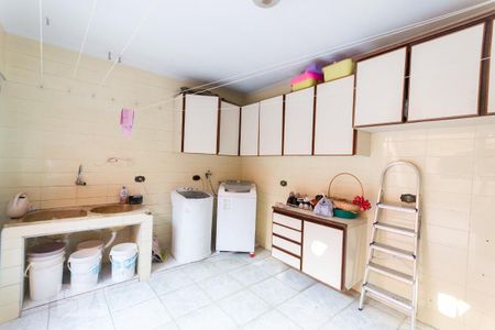 Casa à venda com 264m², 3 quartos e 4 vagas Casa à venda com 264m², 3 quartos e 4 vagasÁrea de Serviço