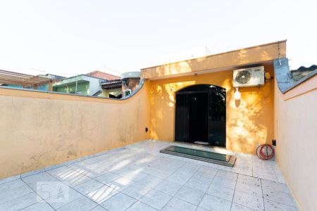 Casa à venda com 264m², 3 quartos e 4 vagas Casa à venda com 264m², 3 quartos e 4 vagasSacada
