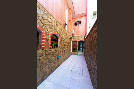 Casa à venda com 264m², 3 quartos e 4 vagas Casa à venda com 264m², 3 quartos e 4 vagasCorredor