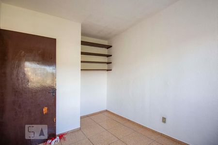 Quarto 2 de apartamento para alugar com 2 quartos, 48m² em Jardim Itu, Porto Alegre