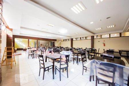 Apartamento para alugar com 48m², 2 quartos e 1 vaga Apartamento para alugar com 48m², 2 quartos e 1 vagaÁrea comum - Salão de festas