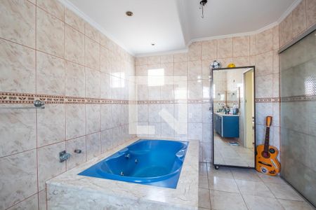 Banheiro da Suíte  de casa à venda com 4 quartos, 200m² em Vila Yolanda, Osasco
