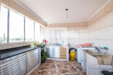 Casa à venda com 200m², 4 quartos e 3 vagas Casa à venda com 200m², 4 quartos e 3 vagasLavanderia