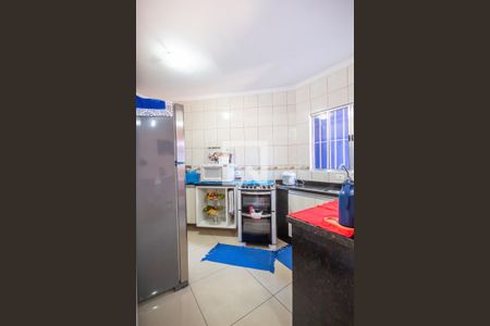 Casa à venda com 200m², 4 quartos e 3 vagas Casa à venda com 200m², 4 quartos e 3 vagasCozinha