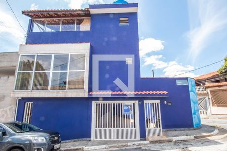 Casa à venda com 200m², 4 quartos e 3 vagas Casa à venda com 200m², 4 quartos e 3 vagasFachada