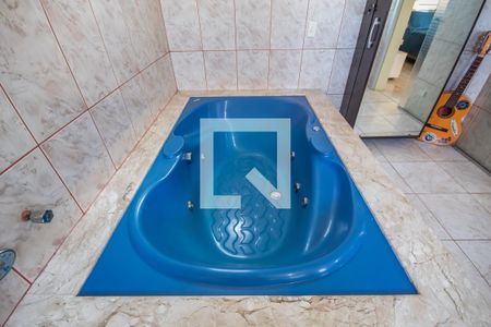 Casa à venda com 200m², 4 quartos e 3 vagas Casa à venda com 200m², 4 quartos e 3 vagasBanheiro da Suíte