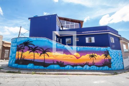 Casa à venda com 200m², 4 quartos e 3 vagas Casa à venda com 200m², 4 quartos e 3 vagasFachada