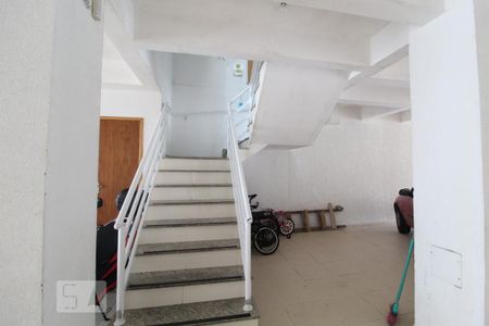 Apartamento à venda com 48m², 2 quartos e 1 vagaEscada