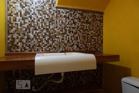 Lavabo de casa de condomínio para alugar com 2 quartos, 60m² em Vargem Pequena, Rio de Janeiro