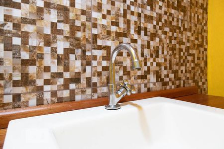 Lavabo de casa de condomínio para alugar com 2 quartos, 60m² em Vargem Pequena, Rio de Janeiro