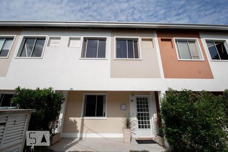 Casa de condomínio para alugar com 60m², 2 quartos e 1 vaga Casa de condomínio para alugar com 60m², 2 quartos e 1 vagaFachada