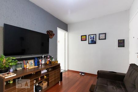 Detalhe Sala de apartamento para alugar com 2 quartos, 47m² em Jardim da Glória, Cotia
