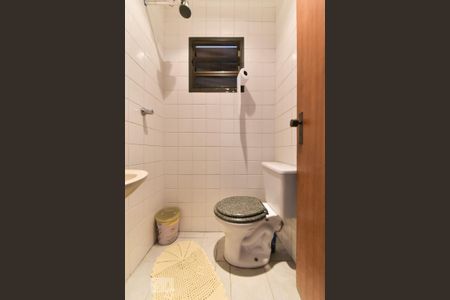 Casa para alugar com 200m², 3 quartos e 3 vagasBanheiro de Serviço