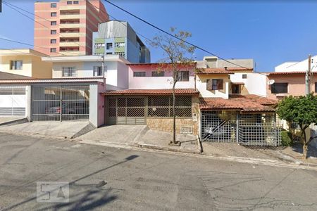 Casa para alugar com 200m², 3 quartos e 3 vagasFachada