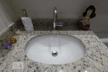 Apartamento para alugar com 67m², 2 quartos e 1 vagaBanheiro