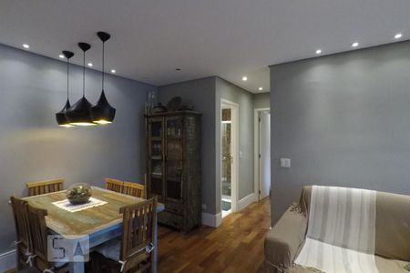 Apartamento para alugar com 67m², 2 quartos e 1 vagaSala