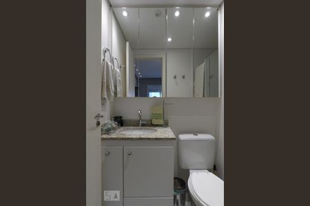 Apartamento para alugar com 67m², 2 quartos e 1 vagaBanheiro da Suíte