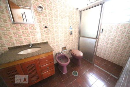 Casa para alugar com 240m², 3 quartos e 2 vagasBanheiro