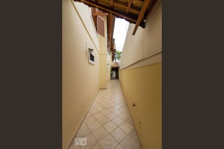 Casa à venda com 250m², 4 quartos e 3 vagas Casa à venda com 250m², 4 quartos e 3 vagasEntrada Lateral