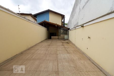 Casa à venda com 250m², 4 quartos e 3 vagas Casa à venda com 250m², 4 quartos e 3 vagasQuintal