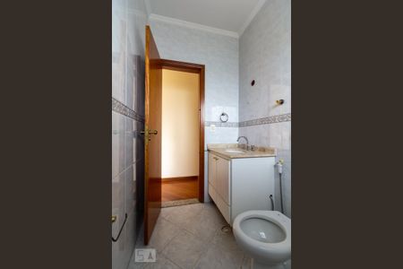 Casa à venda com 250m², 4 quartos e 3 vagas Casa à venda com 250m², 4 quartos e 3 vagasBanheiro Social