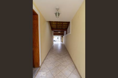 Casa à venda com 250m², 4 quartos e 3 vagas Casa à venda com 250m², 4 quartos e 3 vagasEntrada